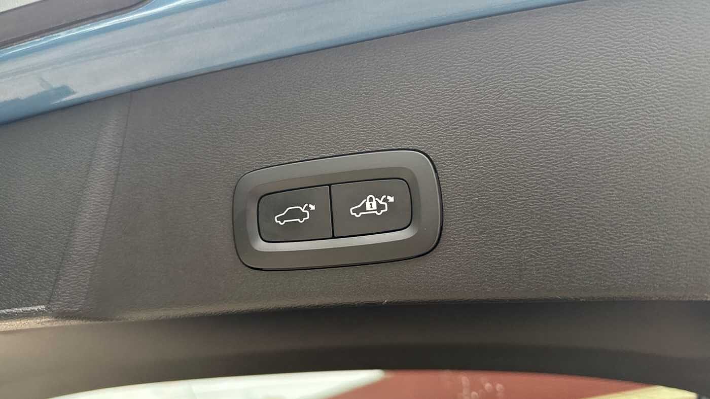 Used Volvo XC40 2023 for sale - 78027877: Photo 36