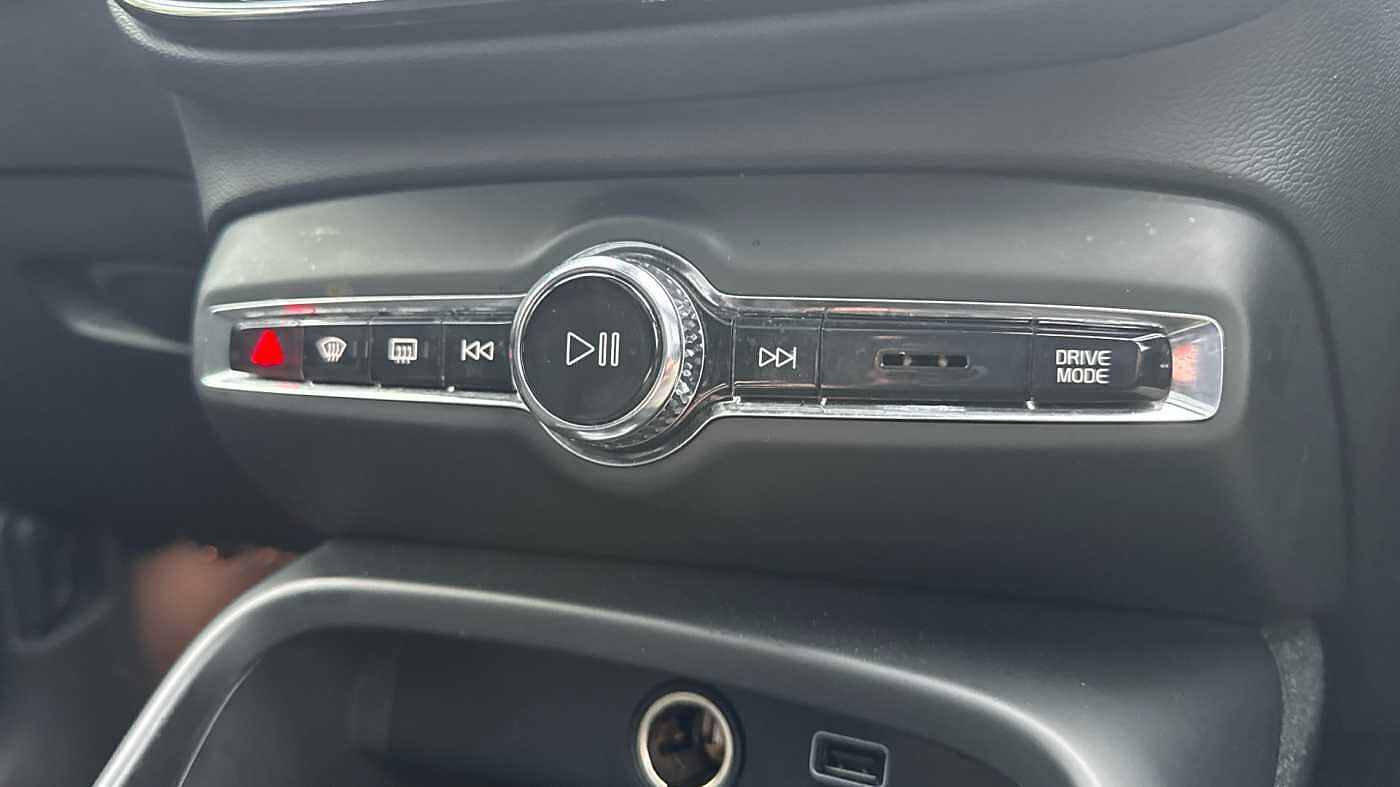 Used Volvo XC40 2023 for sale - 78027877: Photo 50