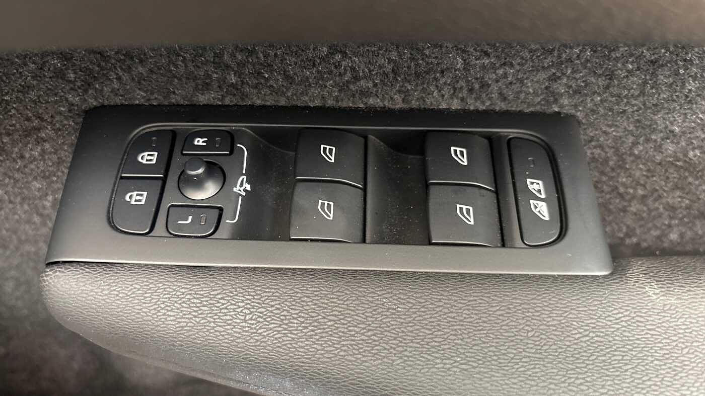 Used Volvo XC40 2024 for sale - 78035994: Photo 25