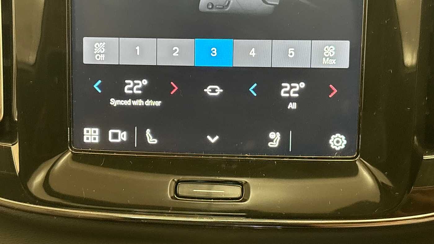 Used Volvo XC40 2024 for sale - 78035994: Photo 40