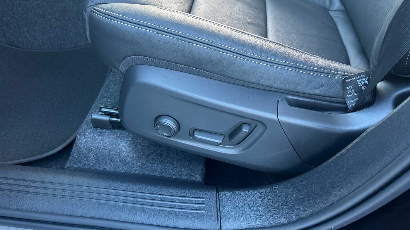 Used Volvo XC40 2025 for sale - 78036005: Photo 32