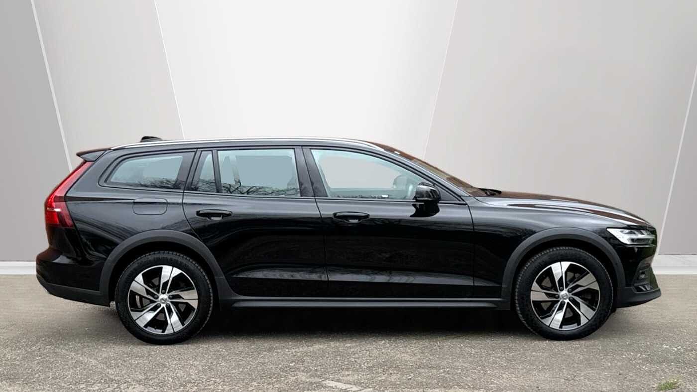 Used Volvo V60 2019 for sale - 78036020: Photo 3
