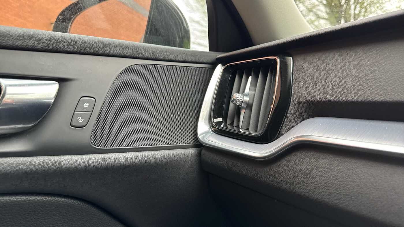 Used Volvo V60 2019 for sale - 78036020: Photo 37