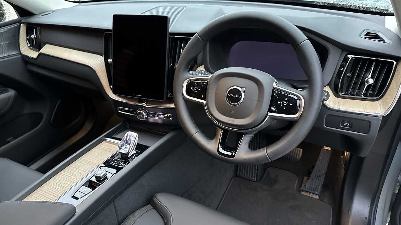 Used Volvo XC60 2025 for sale - 78036009: Photo 5