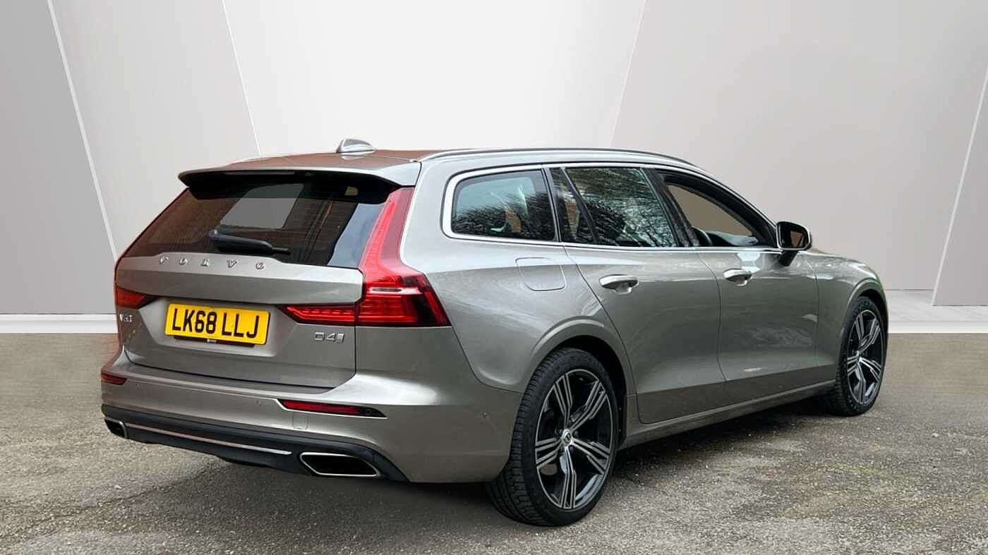 Used Volvo V60 2018 for sale - 78036036: Photo 2