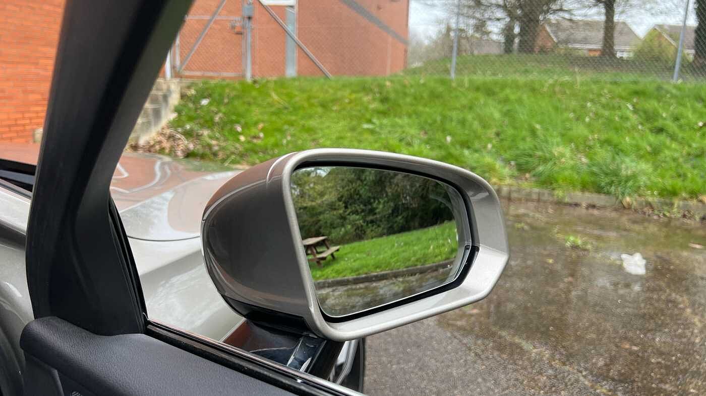 Used Volvo V60 2018 for sale - 78036036: Photo 32