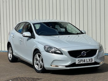 Used Volvo V40 2014 for sale - 79417386: Photo