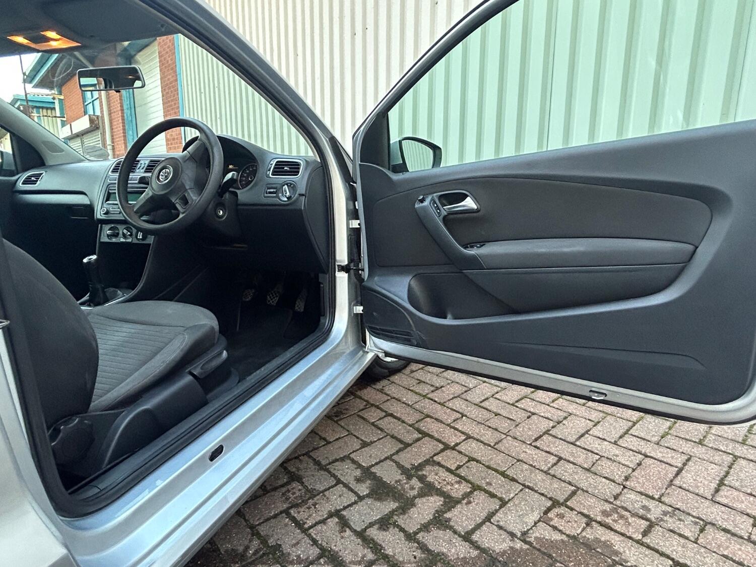 Used Volkswagen Polo 2011 for sale - 76576929: Photo 15