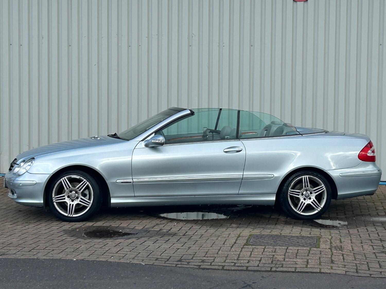 Used Mercedes-Benz CLK 2005 for sale - 76374228: Photo 2