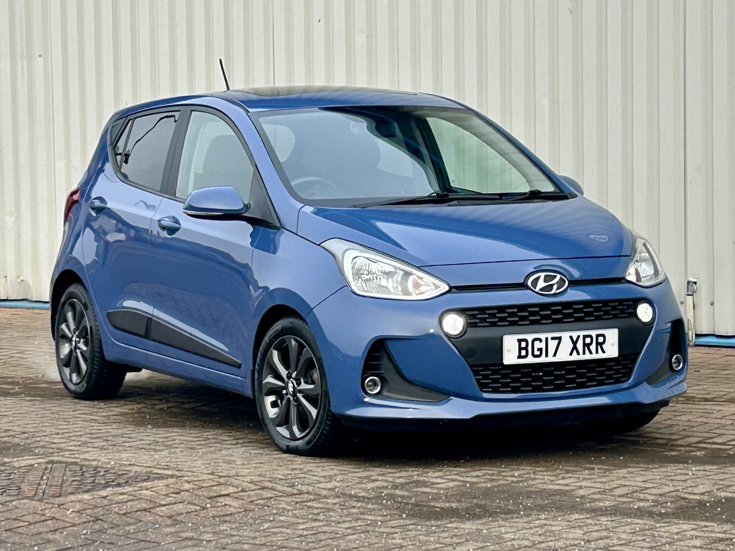 Used Hyundai i10 2017 for sale - 77148225: Photo 2