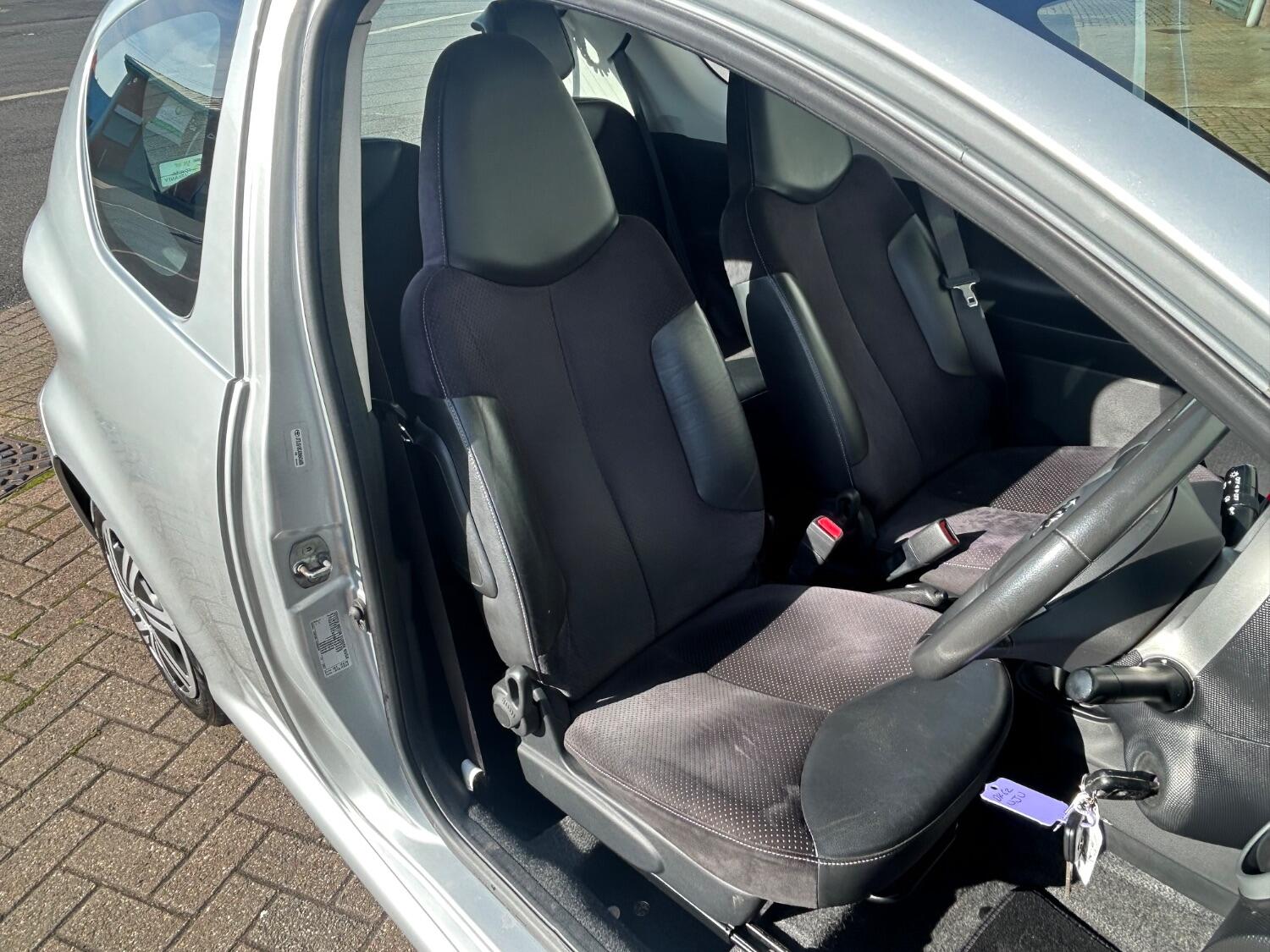 Used Toyota AYGO 2012 for sale - 76246117: Photo 10