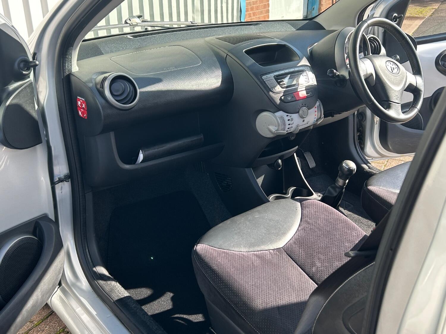 Used Toyota AYGO 2012 for sale - 76246117: Photo 12