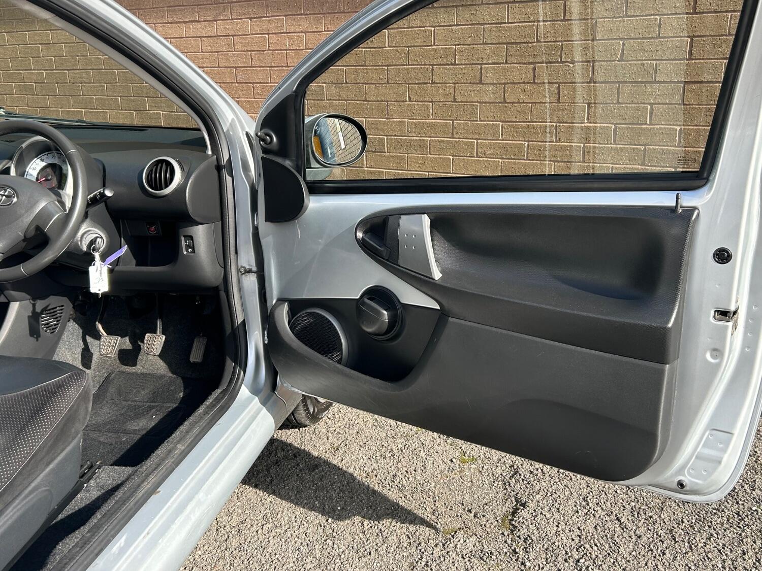 Used Toyota AYGO 2012 for sale - 76246117: Photo 13