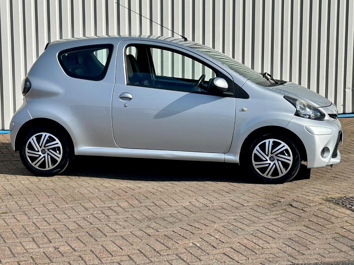 Used Toyota AYGO 2012 for sale - 76246117: Photo 4