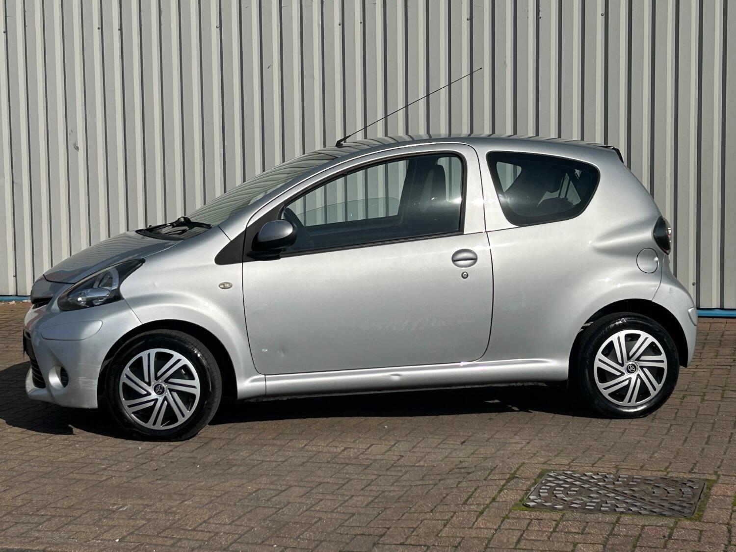 Used Toyota AYGO 2012 for sale - 76246117: Photo 6
