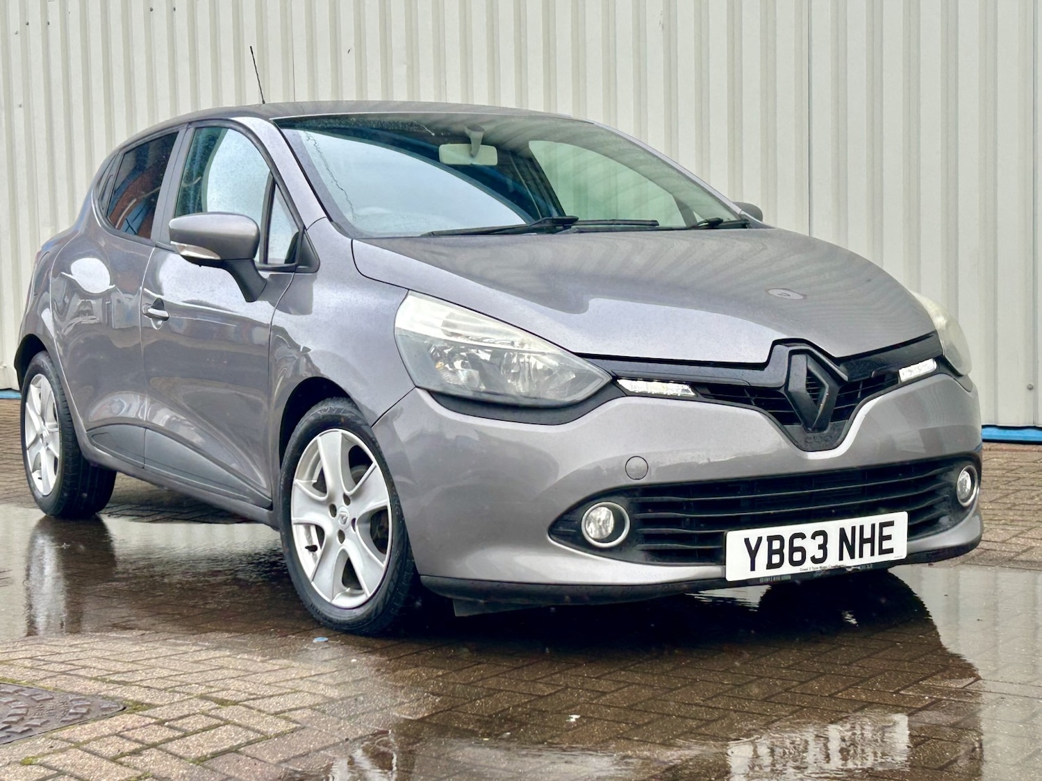 Used Renault Clio 2013 for sale - 78070336: Photo 2