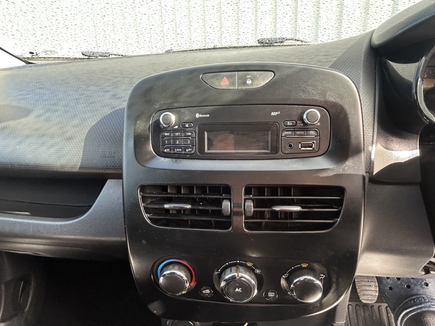 Used Renault Clio 2013 for sale - 78070336: Photo 22