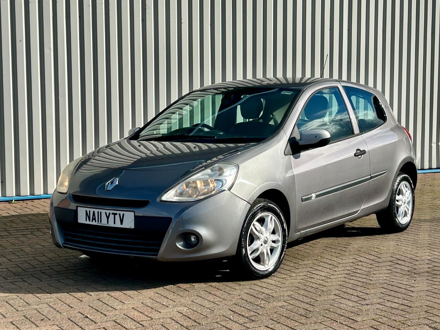 Used Renault Clio 2011 for sale - 76358238: Photo 3