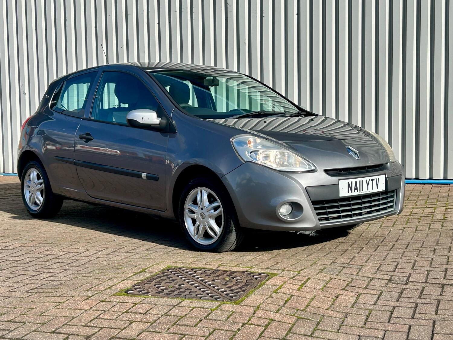 Used Renault Clio 2011 for sale - 76358238: Photo 4