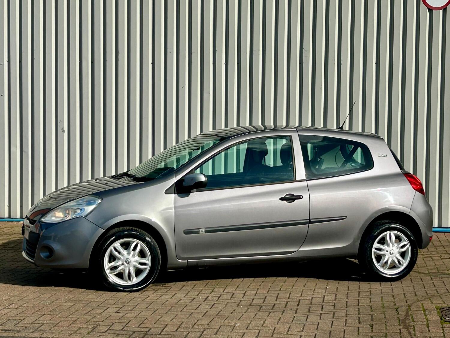 Used Renault Clio 2011 for sale - 76358238: Photo 6