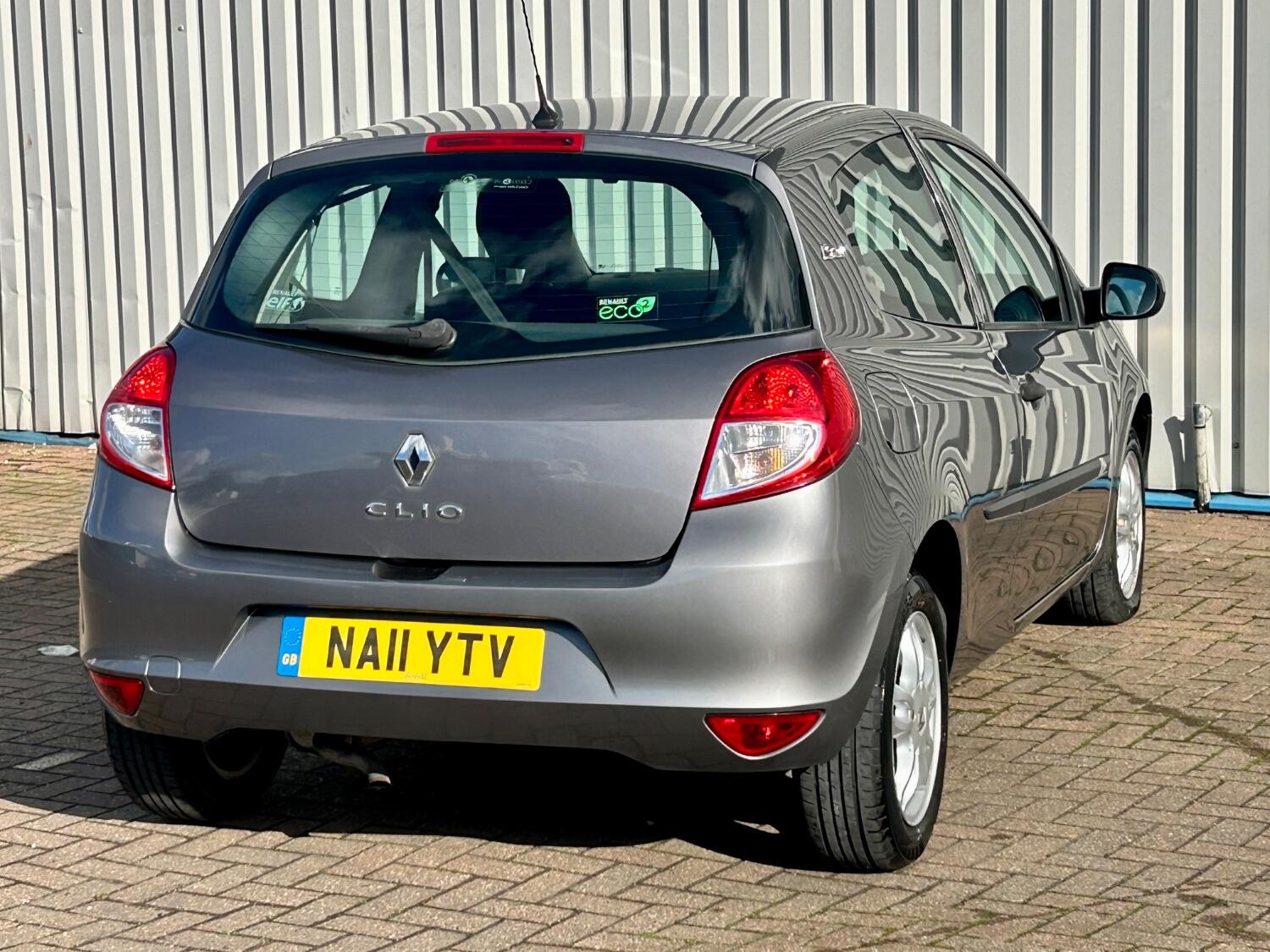 Used Renault Clio 2011 for sale - 76358238: Photo 8