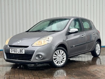 Used Renault Clio 2010 for sale - 76170439: Photo