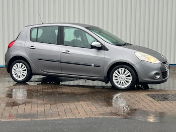 Used Renault Clio 2010 for sale - 76170439: Photo