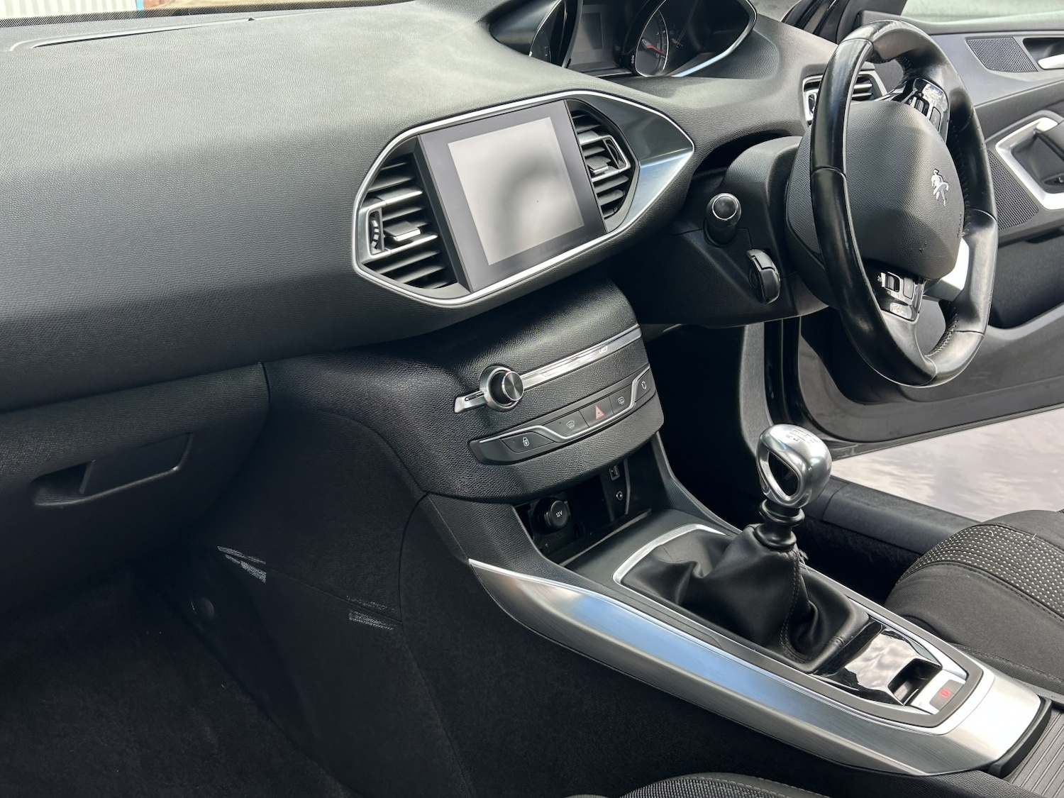 Used Peugeot 308 2016 for sale - 76884841: Photo 11