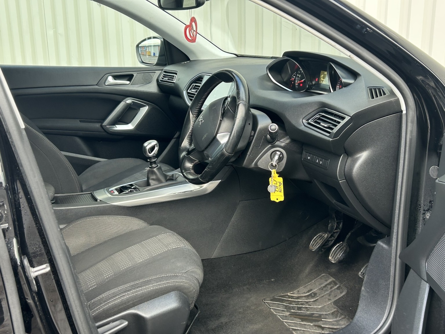 Used Peugeot 308 2016 for sale - 76884841: Photo 6