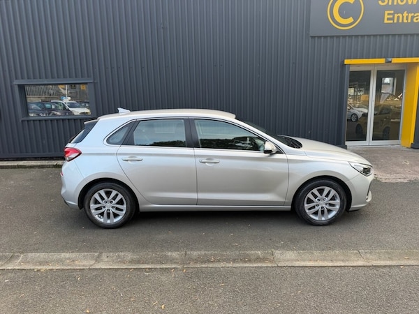 Used Hyundai i30 2017 for sale - 76280081: Photo 3