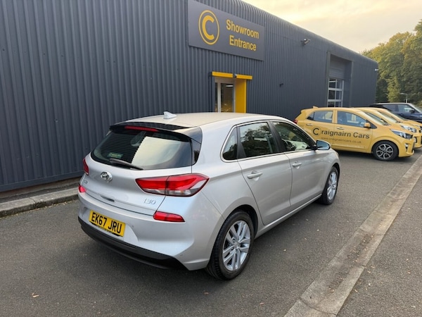 Used Hyundai i30 2017 for sale - 76280081: Photo 4