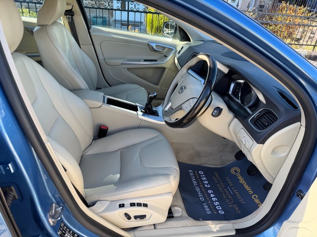 Used Volvo V60 2016 for sale - 77879774: Photo 2