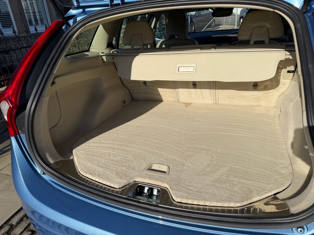 Used Volvo V60 2016 for sale - 77879774: Photo 34