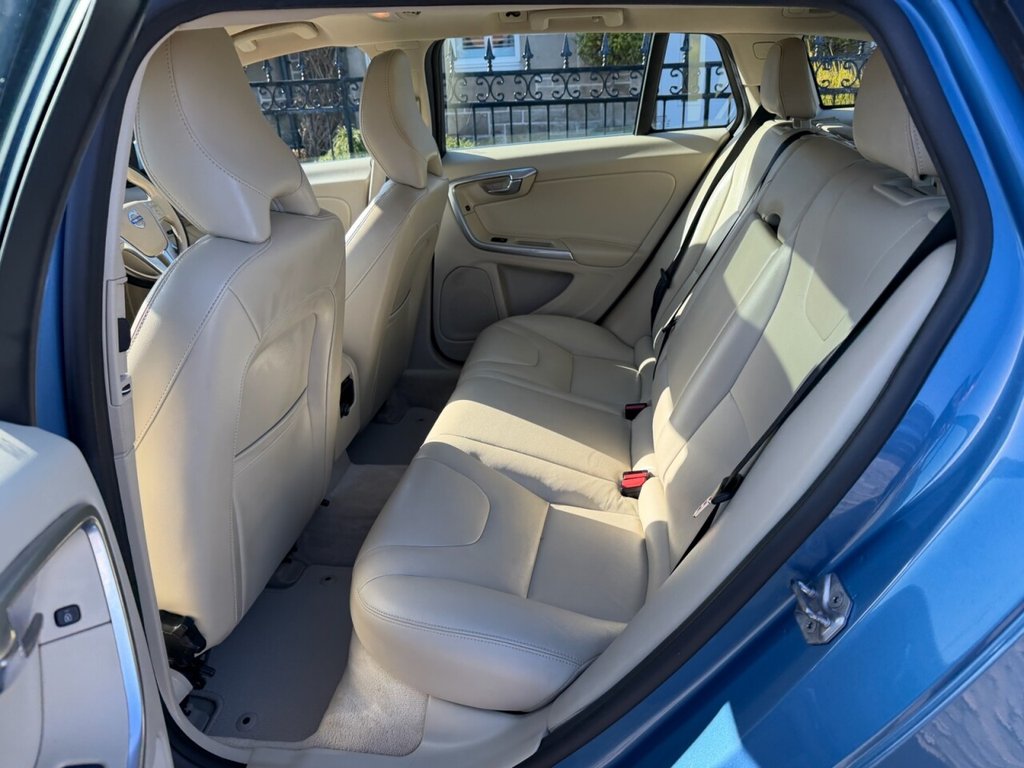 Used Volvo V60 2016 for sale - 77879774: Photo 36