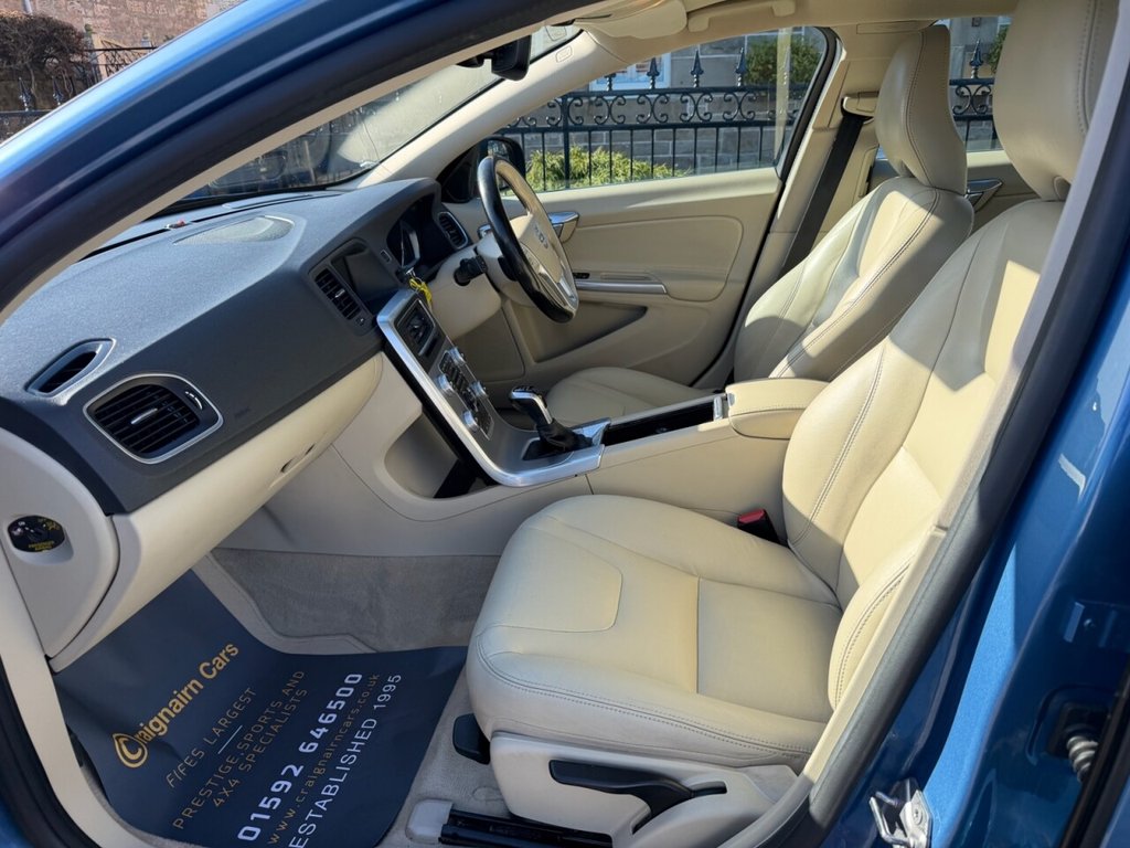 Used Volvo V60 2016 for sale - 77879774: Photo 37