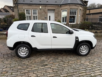 Used Dacia Duster 2019 for sale - 77038088: Photo