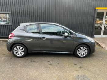 Used Peugeot 208 2015 for sale - 71816285: Photo