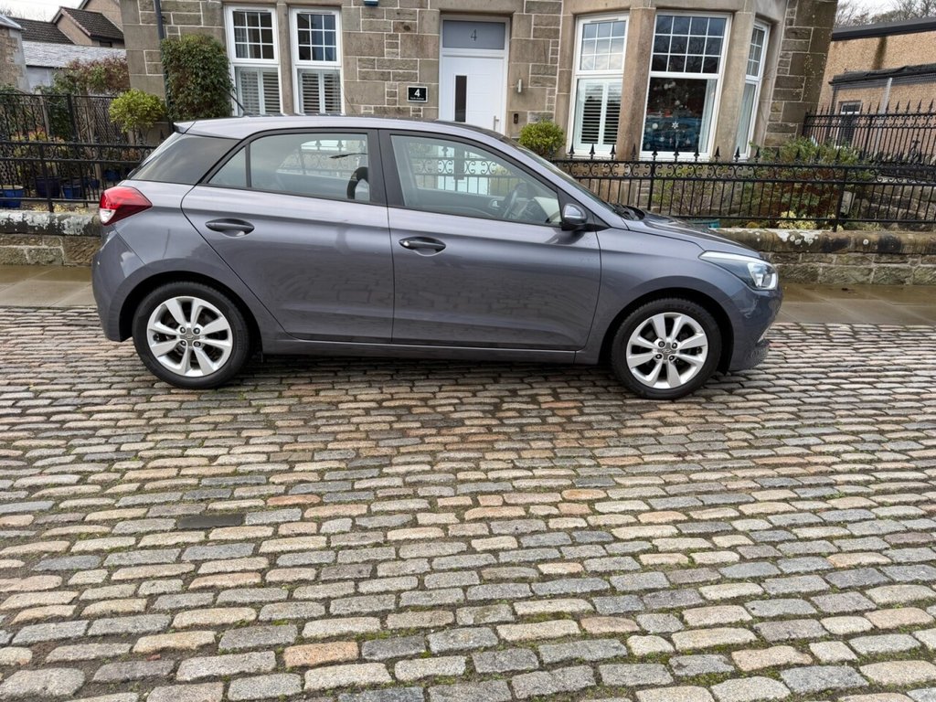 Used Hyundai i20 2015 for sale - 77038110: Photo 6