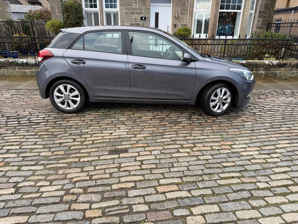 Used Hyundai i20 2015 for sale - 77038110: Photo 9