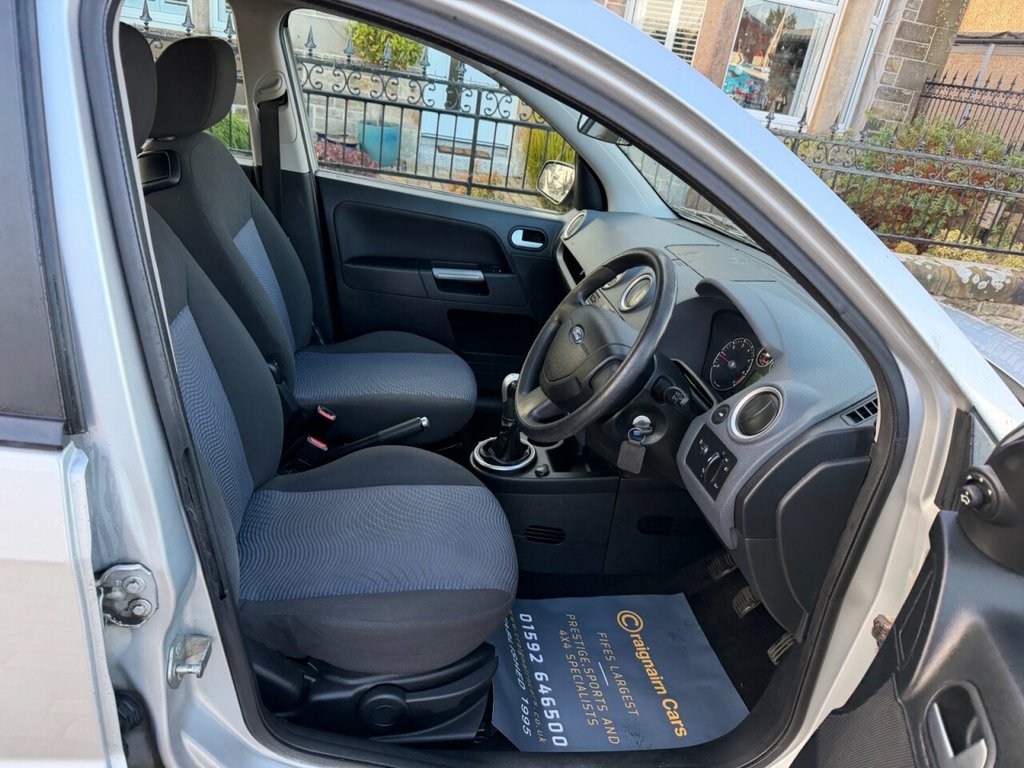 Used Ford Fusion 2006 for sale - 77038152: Photo 2