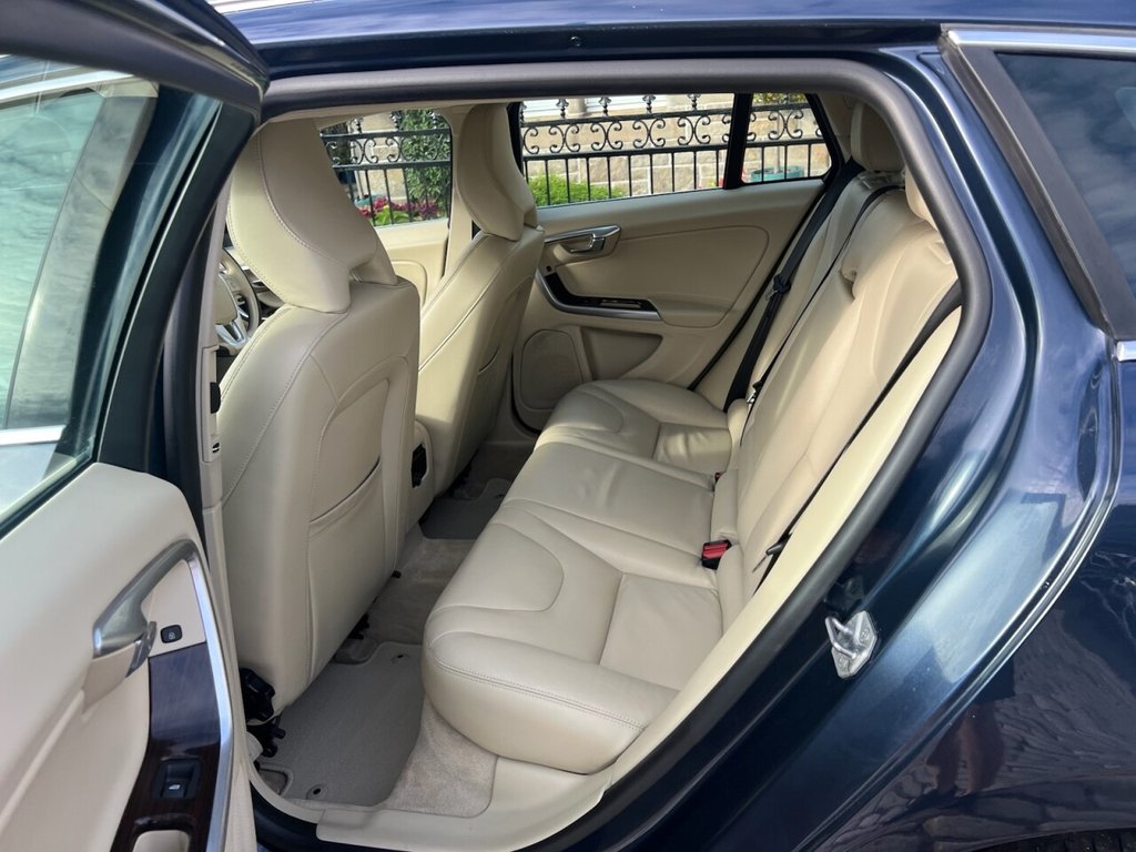 Used Volvo V60 2015 for sale - 77037772: Photo 14
