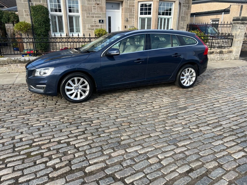 Used Volvo V60 2015 for sale - 77037772: Photo 4