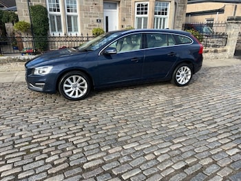 Used Volvo V60 2015 for sale - 77037772: Photo