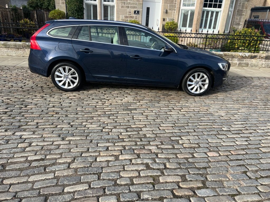 Used Volvo V60 2015 for sale - 77037772: Photo 7