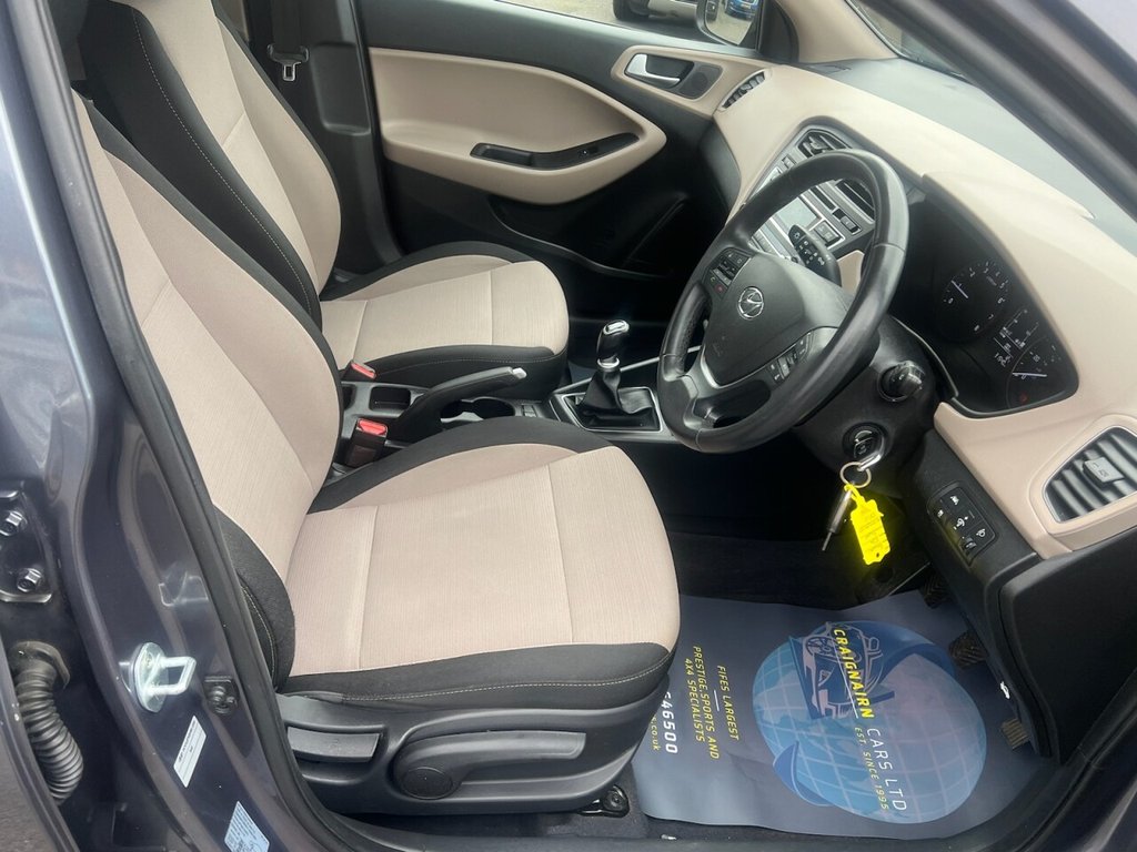 Used Hyundai i20 2015 for sale - 77009551: Photo 2