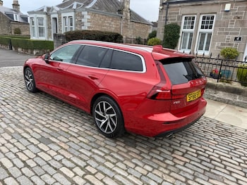 Used Volvo V60 2018 for sale - 77037785: Photo