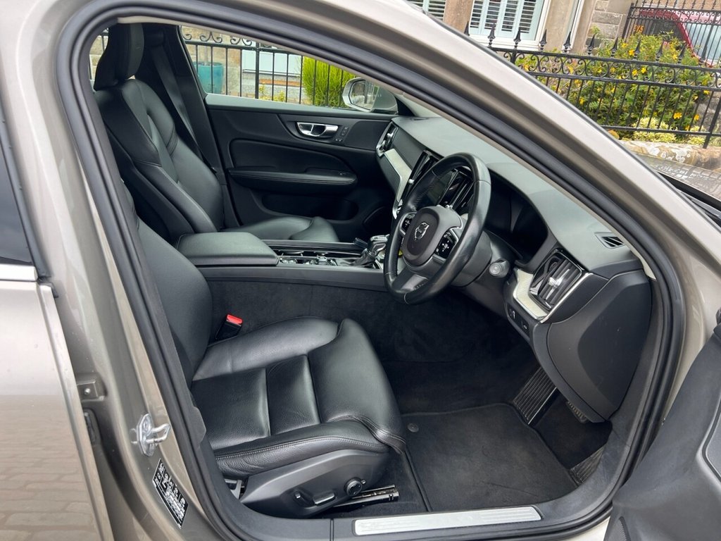 Used Volvo V60 2019 for sale - 77037754: Photo 2