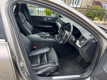 Used Volvo V60 2019 for sale - 77037754: Photo