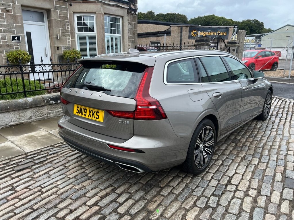 Used Volvo V60 2019 for sale - 77037754: Photo 5
