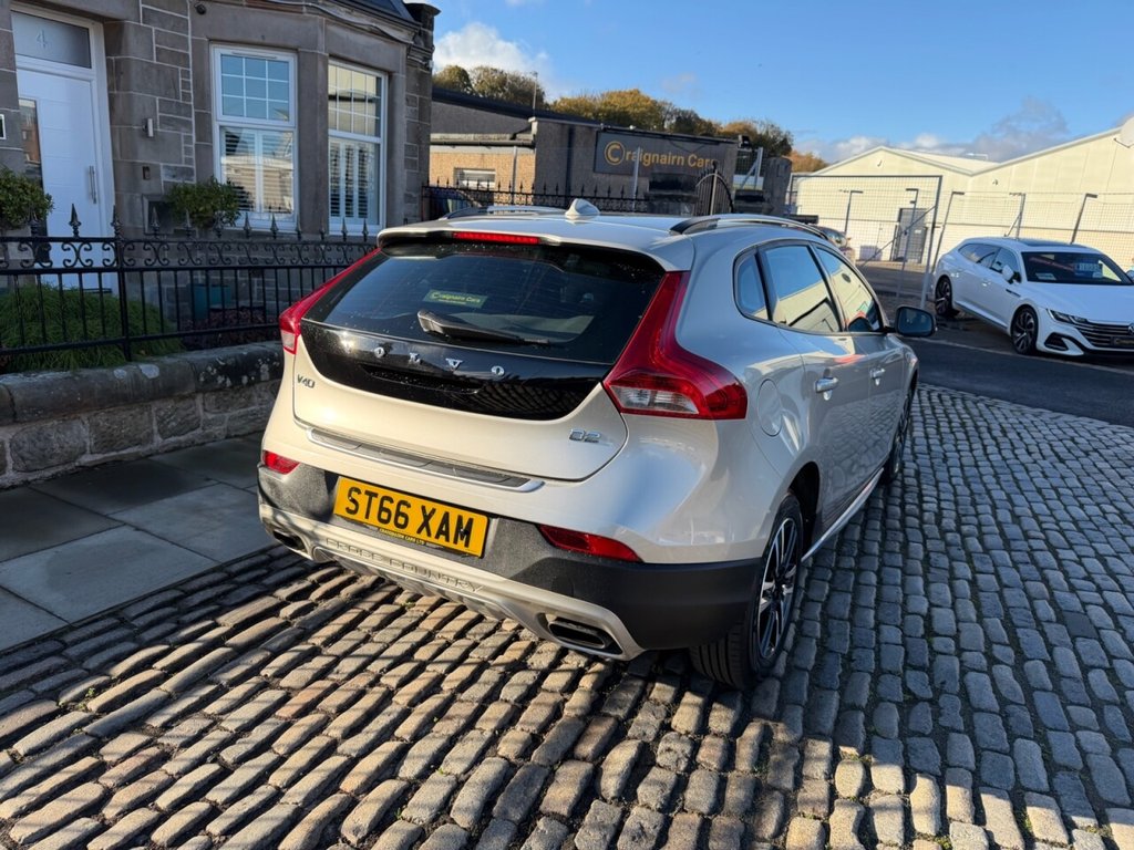 Used Volvo V40 2016 for sale - 77037651: Photo 10